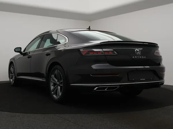 Volkswagen Arteon (2022) — foto 12 van 30