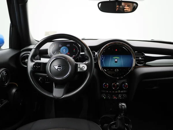 MINI One (2022) — foto 35 van 37