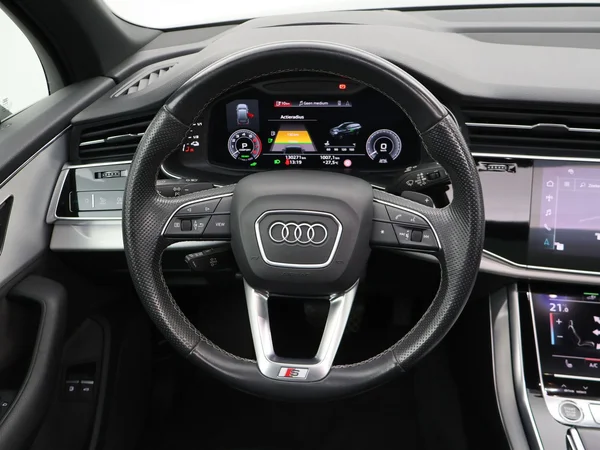 AUDI Q7 PHEV (2021) — foto 6 van 28