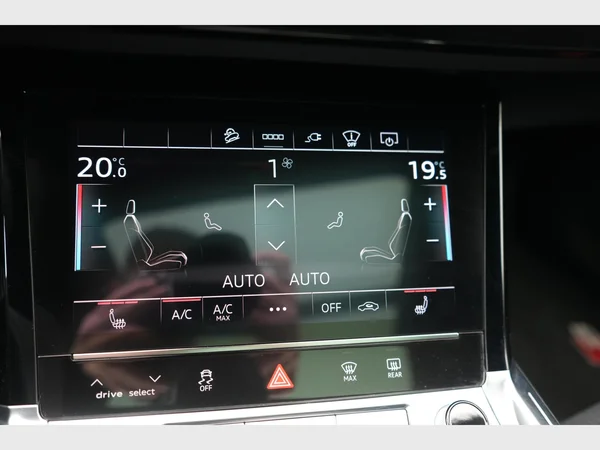 AUDI SQ8 e-tron Sportback (2023) — foto 22 van 31