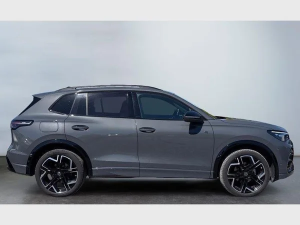 Volkswagen Tiguan (2025) — foto 23 van 28