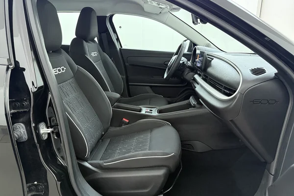 Fiat 600 (2025) — foto 17 van 19