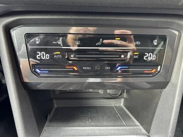 VOLKSWAGEN Tiguan Allspace (2023) — foto 16 van 42