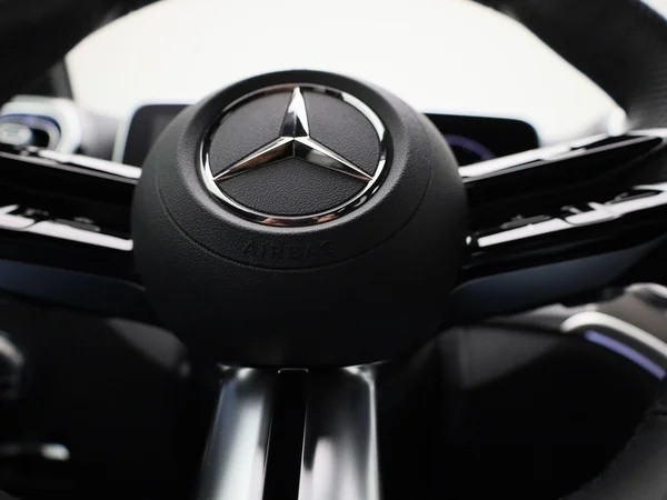 Mercedes-Benz GLC (2025) — foto 21 van 43
