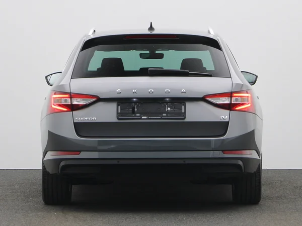 SKODA Superb Combi (2024) — foto 22 van 24