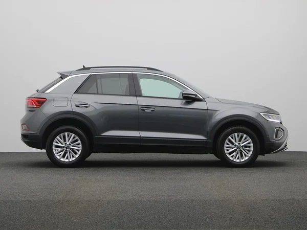 VOLKSWAGEN T-Roc (2023) — foto 17 van 19