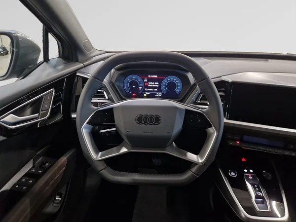 AUDI Q4 Sportback e-tron (2025) — foto 3 van 18