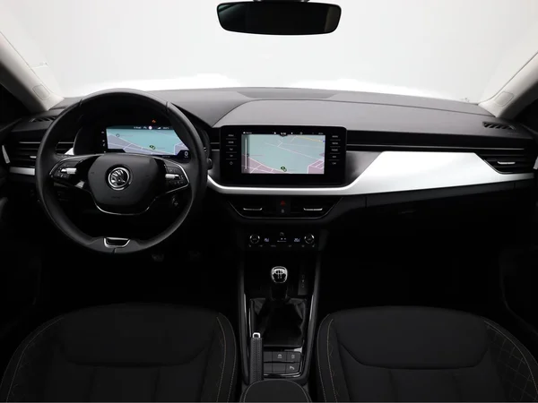 SKODA Scala (2023) — foto 19 van 20