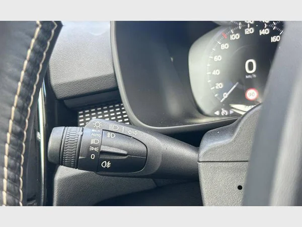 Volvo XC40 (2018) — foto 17 van 30