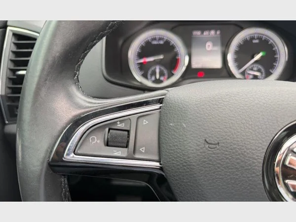 Skoda Karoq (2020) — foto 10 van 29