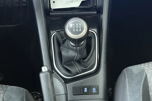 Toyota Auris Sw (2019) — foto 4 van 20