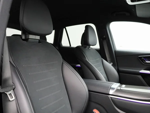 Mercedes-Benz GLC (2025) — foto 37 van 50