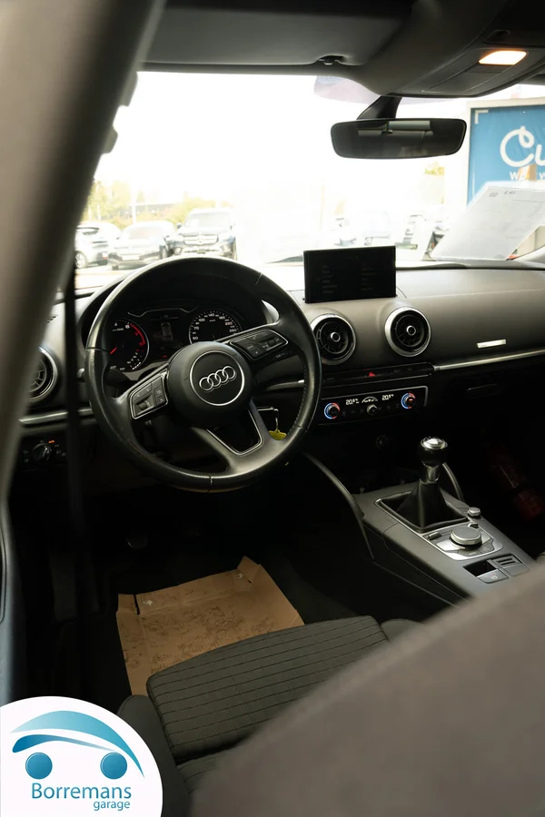 Audi A3 (2017) — foto 8 van 41