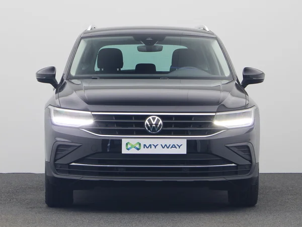 VOLKSWAGEN Tiguan (2023) — foto 16 van 20