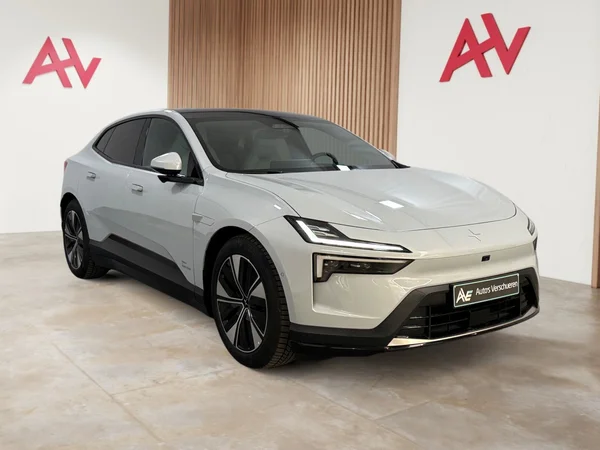 Polestar 4 (2025) — foto 12 van 32