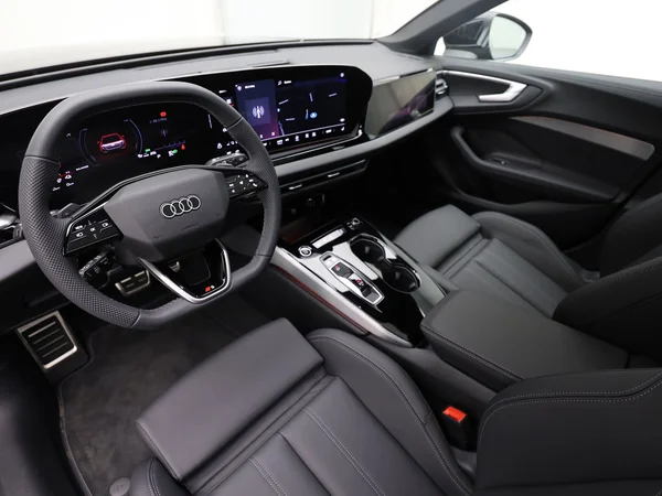 AUDI A5 Avant e-hybrid (PHEV) (2025) — foto 9 van 21