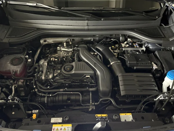 VOLKSWAGEN T-Roc (2025) — foto 2 van 24