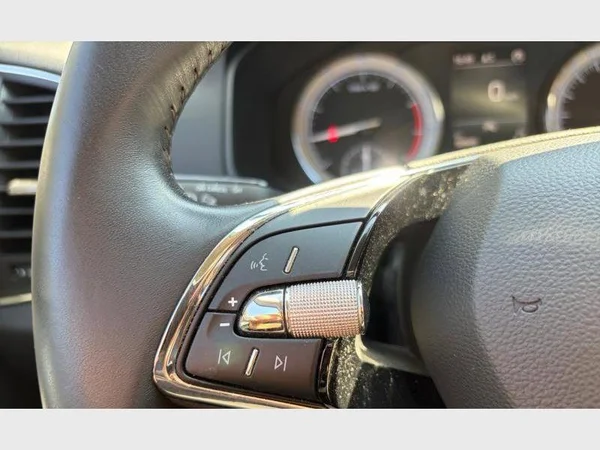 Skoda Karoq (2022) — foto 10 van 27