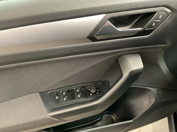 VOLKSWAGEN T-Roc (2025) — foto 13 van 24