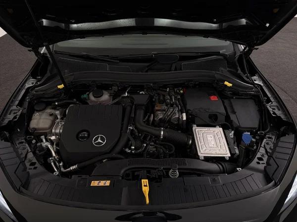 MERCEDES GLA 250 (2021) — foto 6 van 32