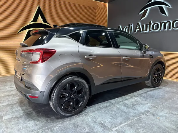 Renault Captur (2022) — foto 20 van 29