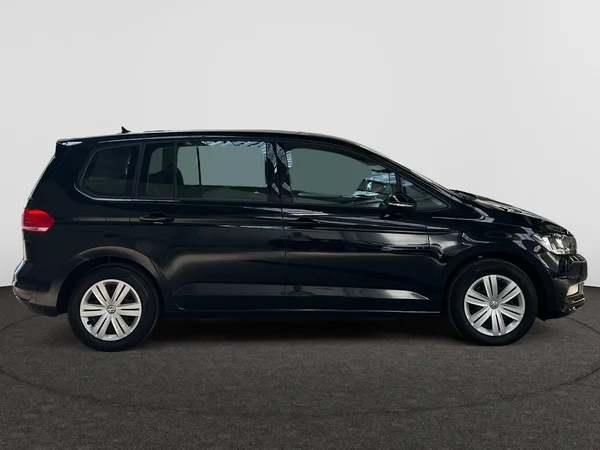 VOLKSWAGEN Touran (2019) — foto 10 van 20