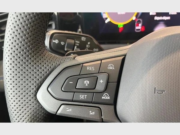 VOLKSWAGEN Tiguan (2026) — foto 2 van 28
