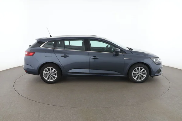 Renault Megane (2020) — foto 13 van 16