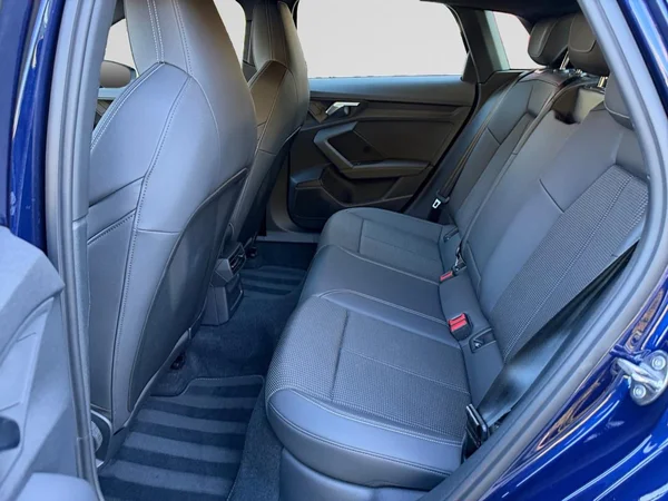 AUDI A3 Sportback (2023) — foto 8 van 17