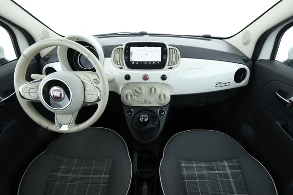 Fiat 500 (2017) — foto 3 van 16