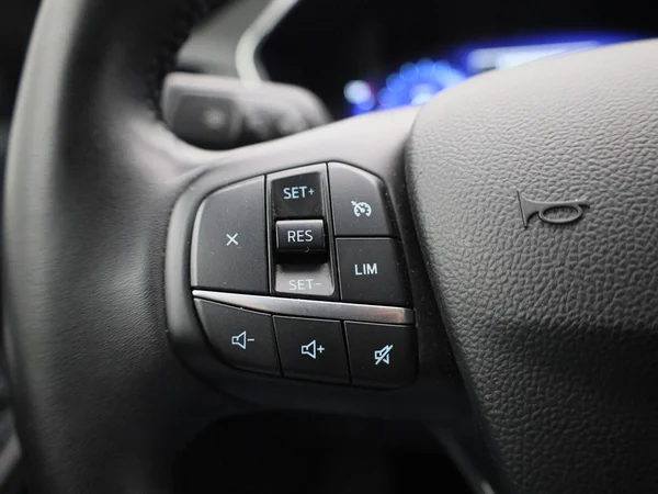 Ford Kuga (2023) — foto 9 van 31