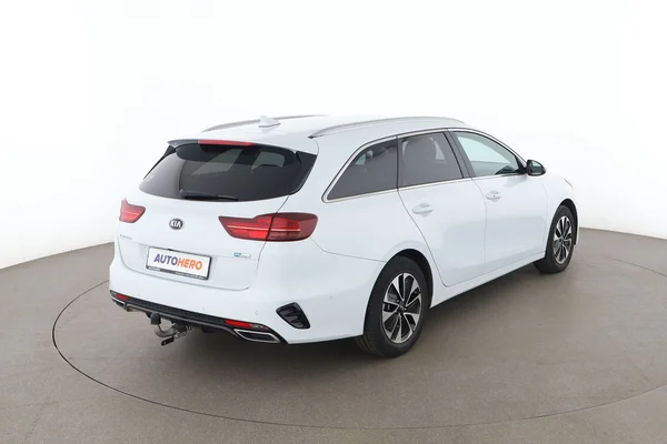 Kia cee'd (2020) — foto 12 van 16