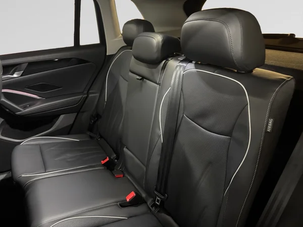 VOLKSWAGEN Tiguan (2025) — foto 9 van 20