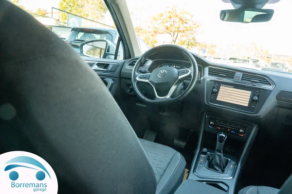 Volkswagen Tiguan (2023) — foto 14 van 43