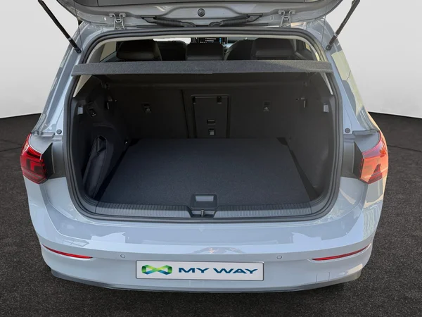 VOLKSWAGEN Golf VIII (2026) — foto 2 van 16