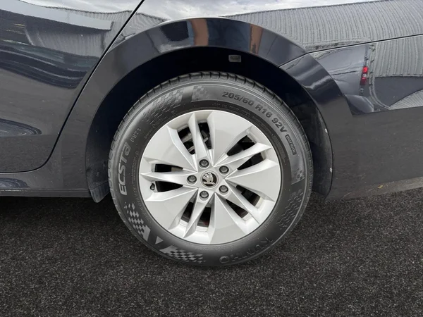 SKODA Octavia SW (2023) — foto 3 van 13