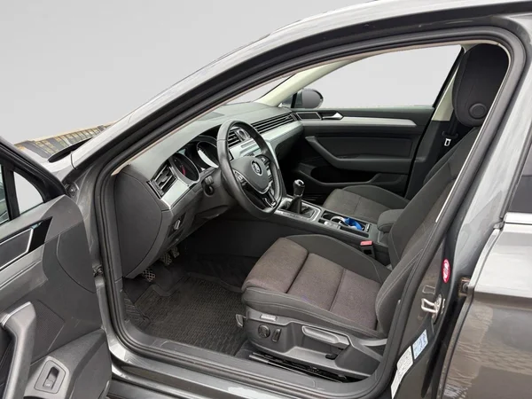 VOLKSWAGEN Passat Dsl (2015) — foto 8 van 11