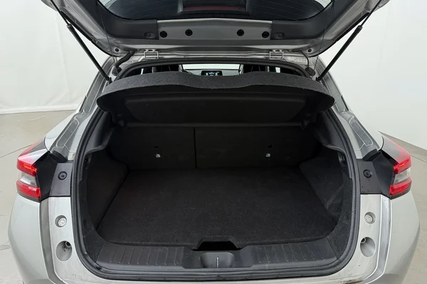 Nissan Juke HEV (2022) — foto 17 van 21