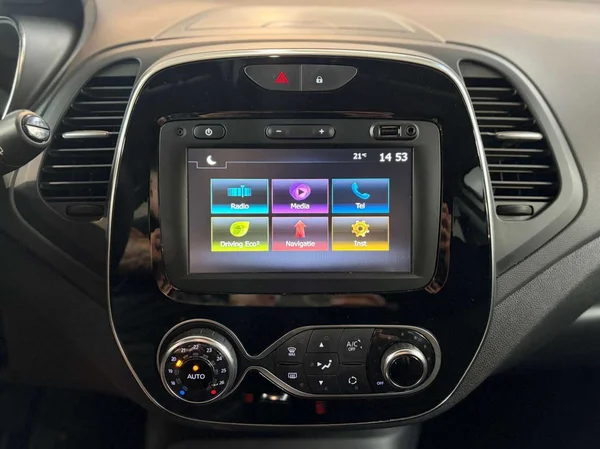 Renault Captur (2018) — foto 15 van 16