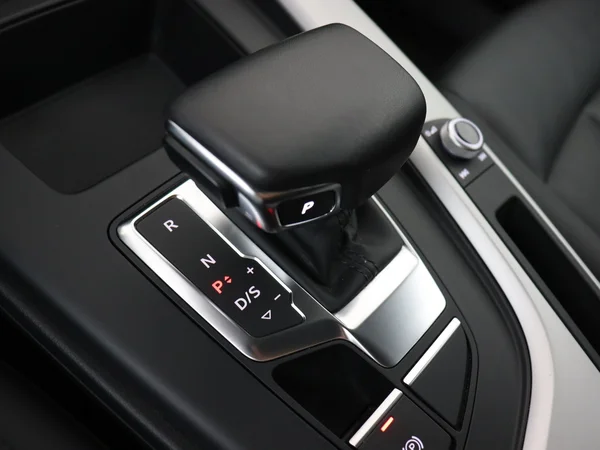 AUDI A4 (2024) — foto 4 van 29
