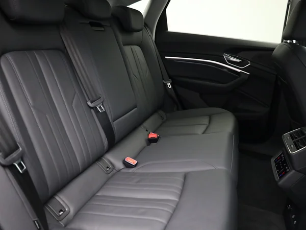 AUDI e-tron Sportback (2023) — foto 11 van 26