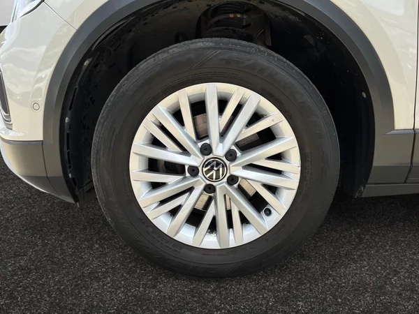 VOLKSWAGEN T-Roc (2023) — foto 11 van 20