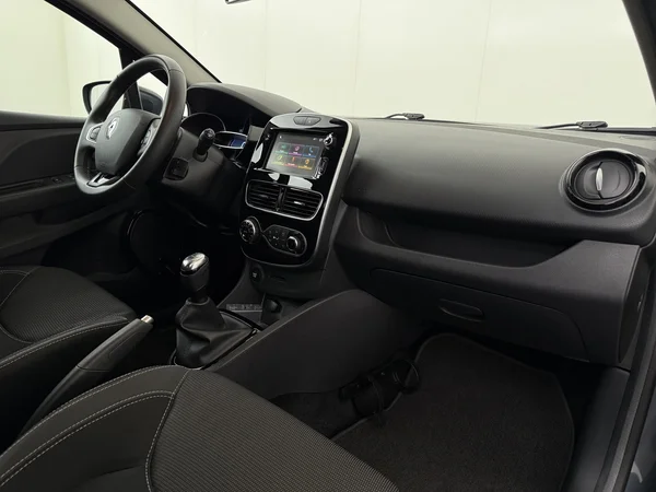 RENAULT Clio (2019) — foto 3 van 26