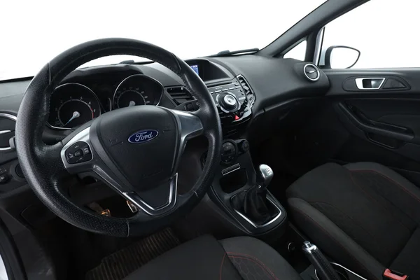 Ford Fiesta (2017) — foto 2 van 16