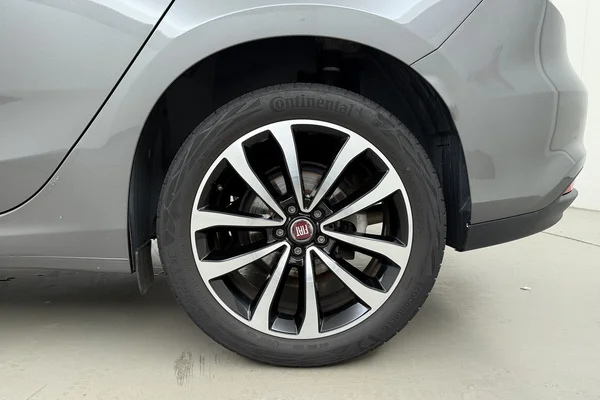 Fiat Tipo Hatchback (2020) — foto 16 van 19