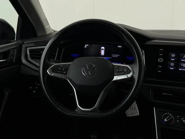 VOLKSWAGEN Polo (2022) — foto 14 van 27