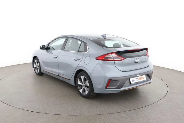 Hyundai Ioniq (2016) — foto 10 van 16