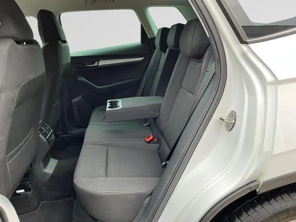 SKODA Karoq (2024) — foto 18 van 21