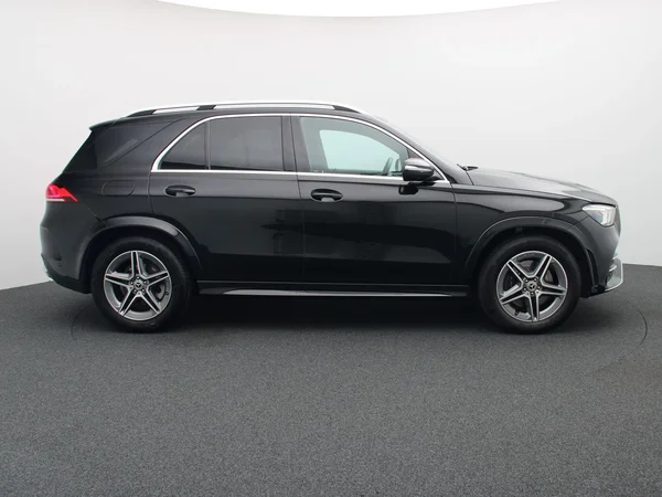 Mercedes-Benz GLE (2022) — foto 31 van 34