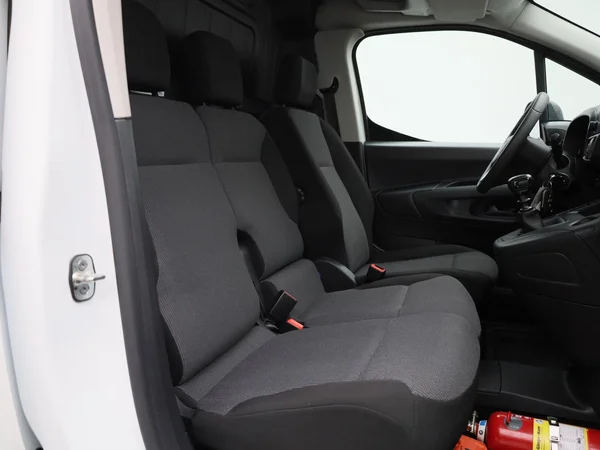 Opel Combo (2022) — foto 31 van 39
